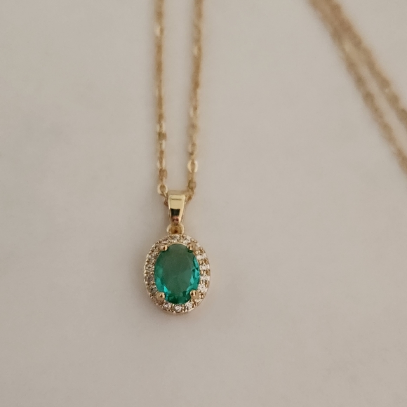 New 18K Gold Plated Oval Cut Green Sapphire Diamond Necklace Pendant and Chain - Picture 5 of 7